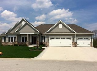 8030 Creek View Ln, Racine, WI 53406