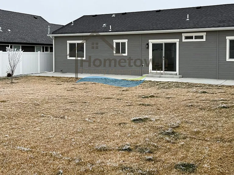 215 S Hills St — Photo 35
