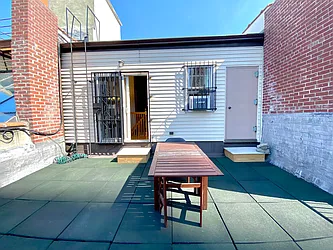 Rented by Harris Philip NYC