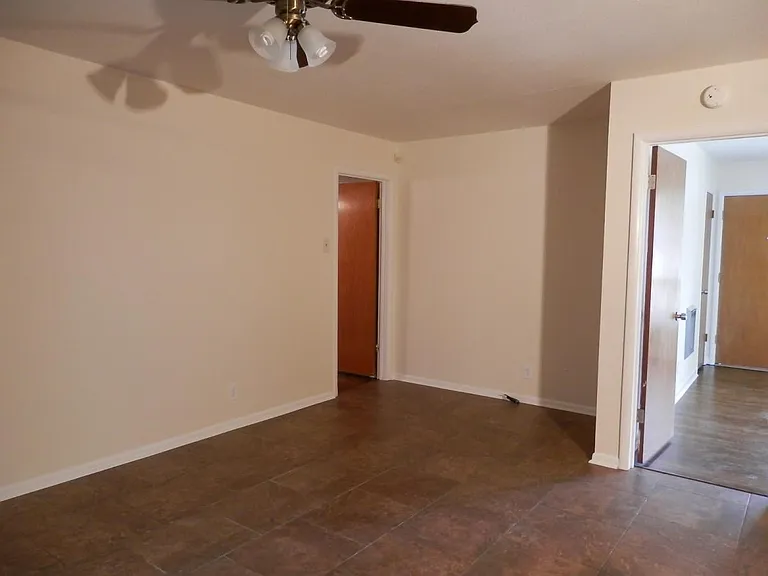 4305 Hunt Dr NW — Photo 8