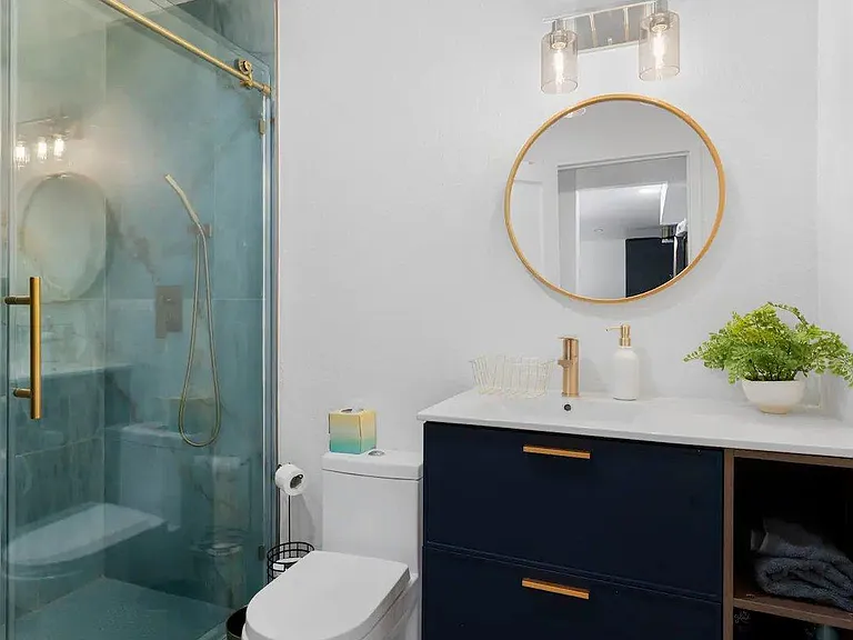 2204 Delcrest Dr — Photo 13