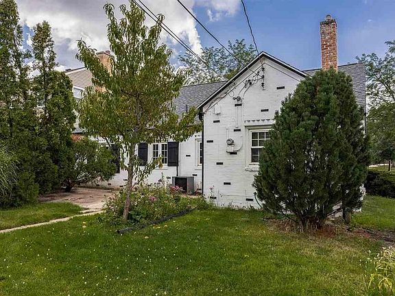 3rd image of 2206 Upland Dr SE