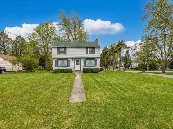 5 Baycrest Dr, Rochester, NY 14622