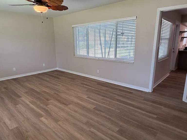 1109 W Plymouth St — Photo 15