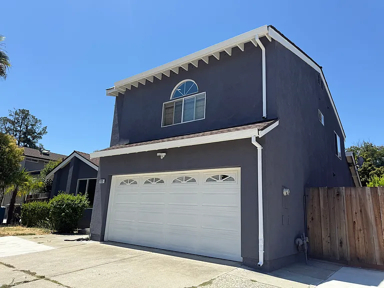 7325 Hagen Ct — Photo 1