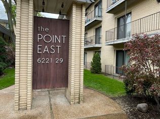 6221 N Niagara Ave APT 401, Chicago, IL 60631