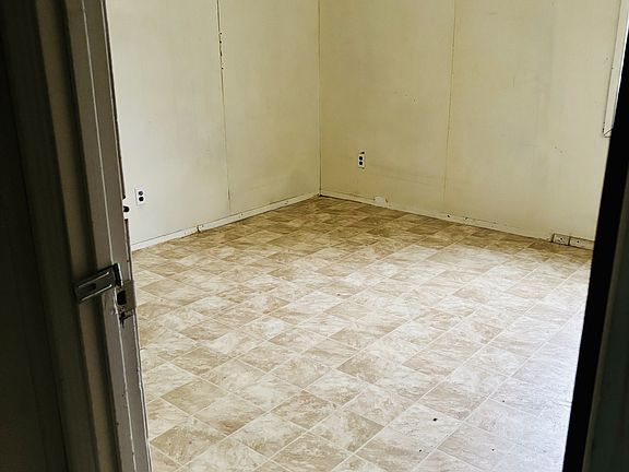4th image of 1029 N McLemore Ave #1017