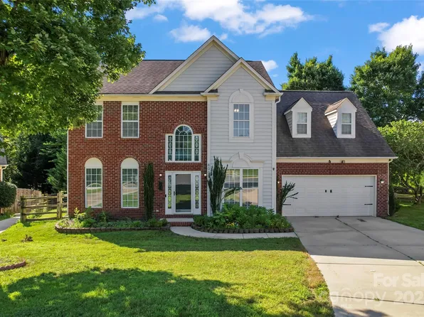 8000 Pelorus Ln, Charlotte, NC 28269