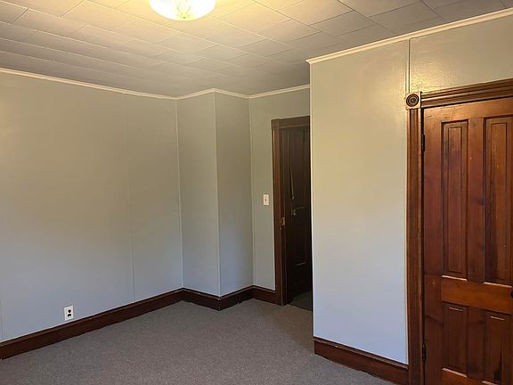 5th image of 110 E Frederick St #110