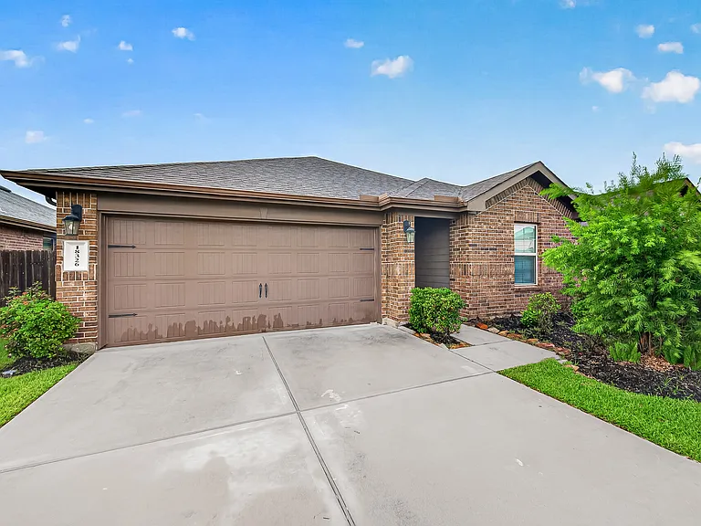 3435 Ashton Park Dr — Photo 1