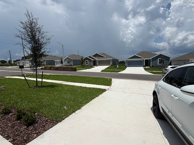 323 Nola Ln — Photo 2