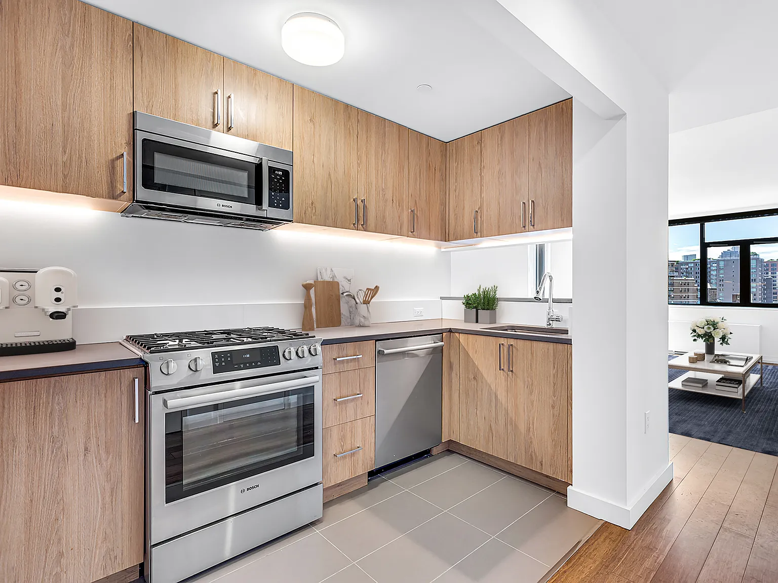 210 East 39th Street — Photo 2