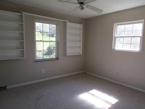 5th image of 2967 Marvin Cir