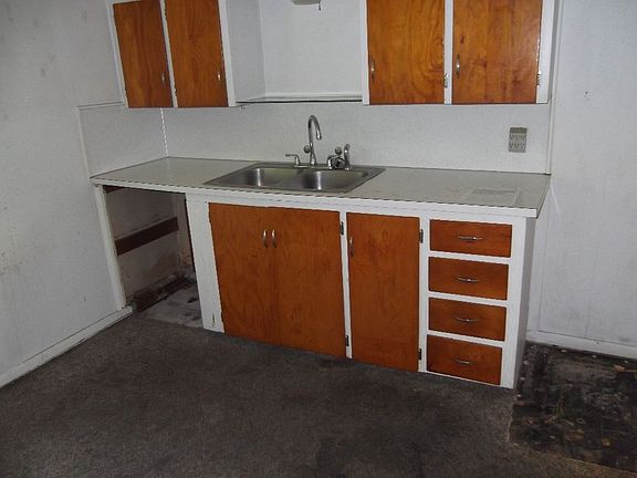 5th image of 2231 NW Pollard Ave