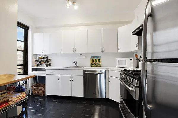 Sold by Corcoran | media 32