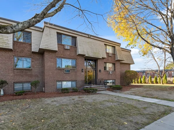 10 Hallmark Gdns APT 9, Burlington, MA 01803