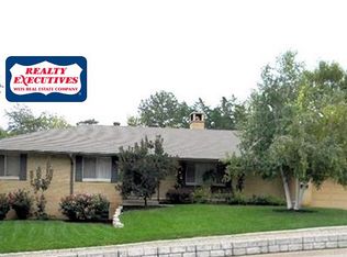 201 Cedar Dr, Manhattan, KS 66502