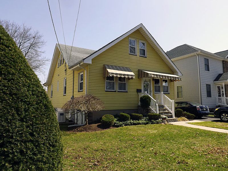 1st image of 114 Crestwood Ave