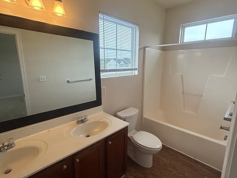806 W Washington St #311 — Photo 24