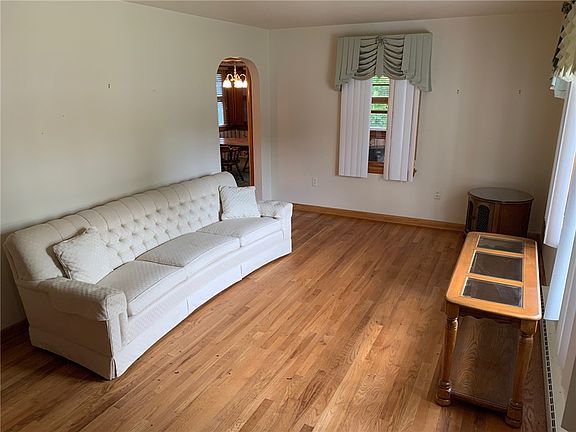 5th image of 19523 3rd St