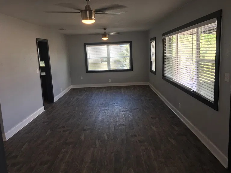 2901 W Main St — Photo 13