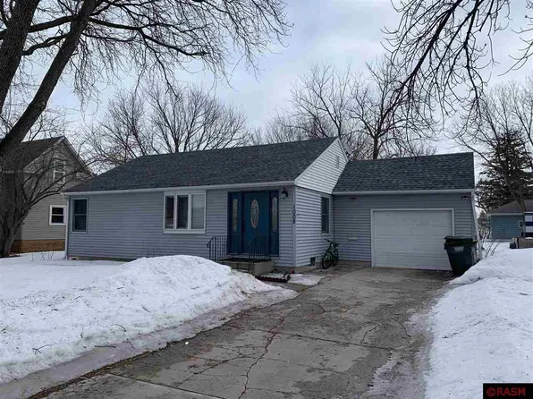 1008 Armstrong Blvd N, Saint James, MN 56081