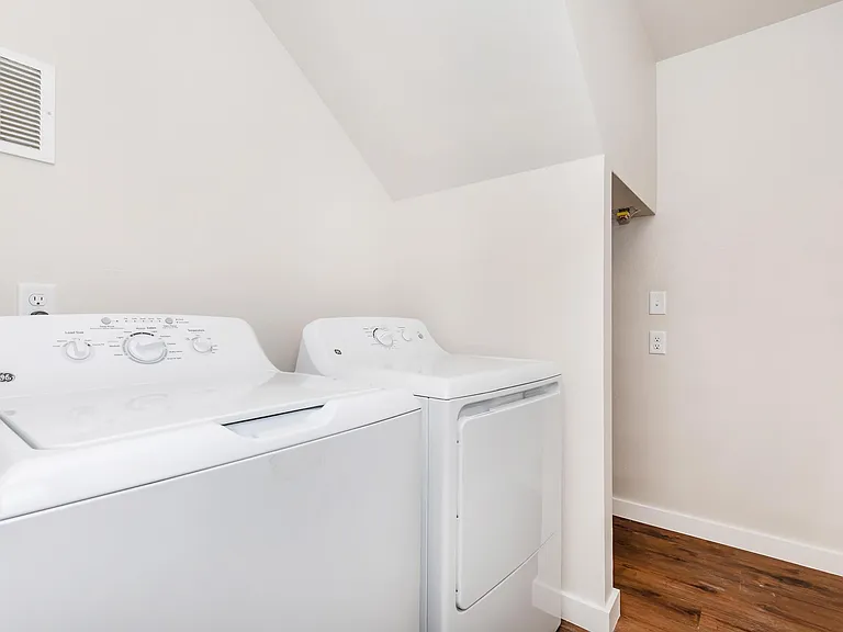 331 Walsh St #331 — Photo 14