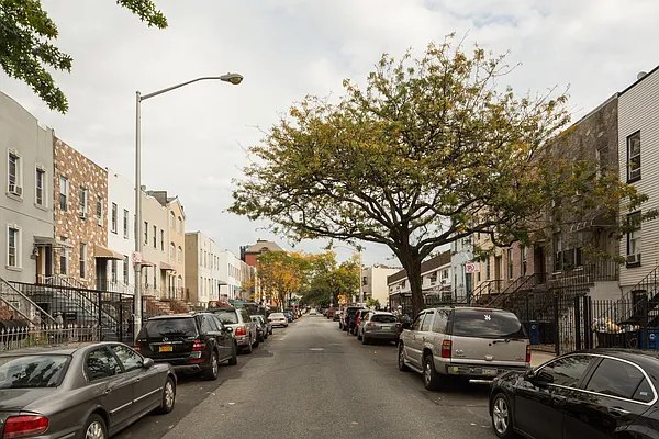 Rented by City Connections Realty | media 10