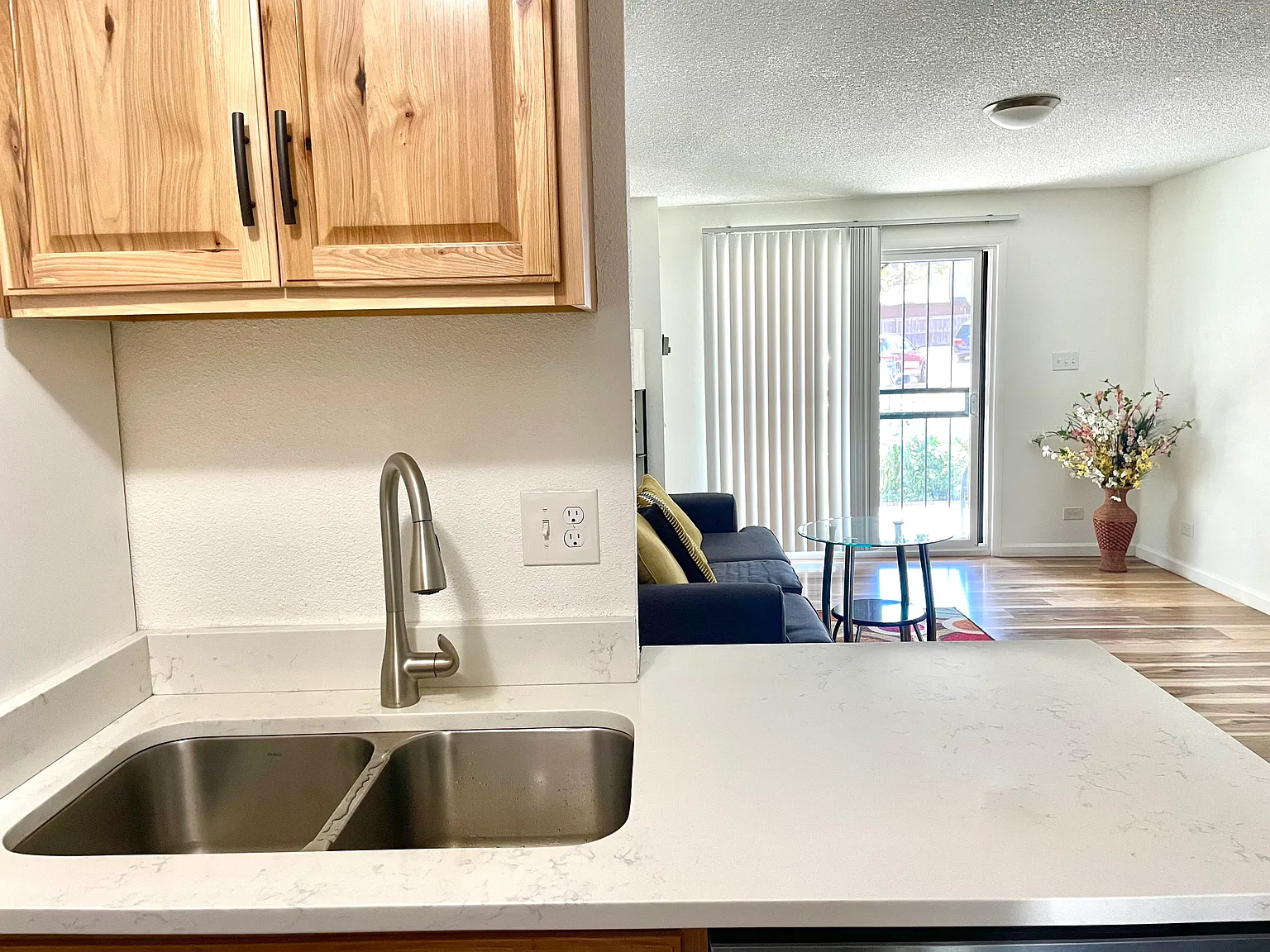 2375 S Linden Ct — Photo 4