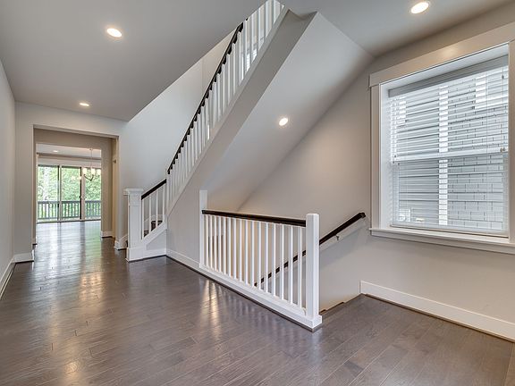 5th image of 24198 NE 15th Way