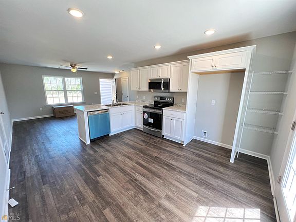 4th image of 132 Callaway Cres Lot 58