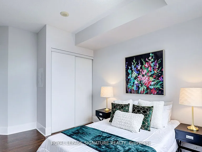 330 Burnhamthorpe Rd W #1602 — Photo 19