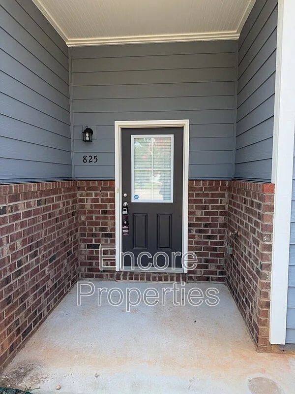 3 bed, 2.5 bath, 1800 sqft, $2,300 — Photo 2