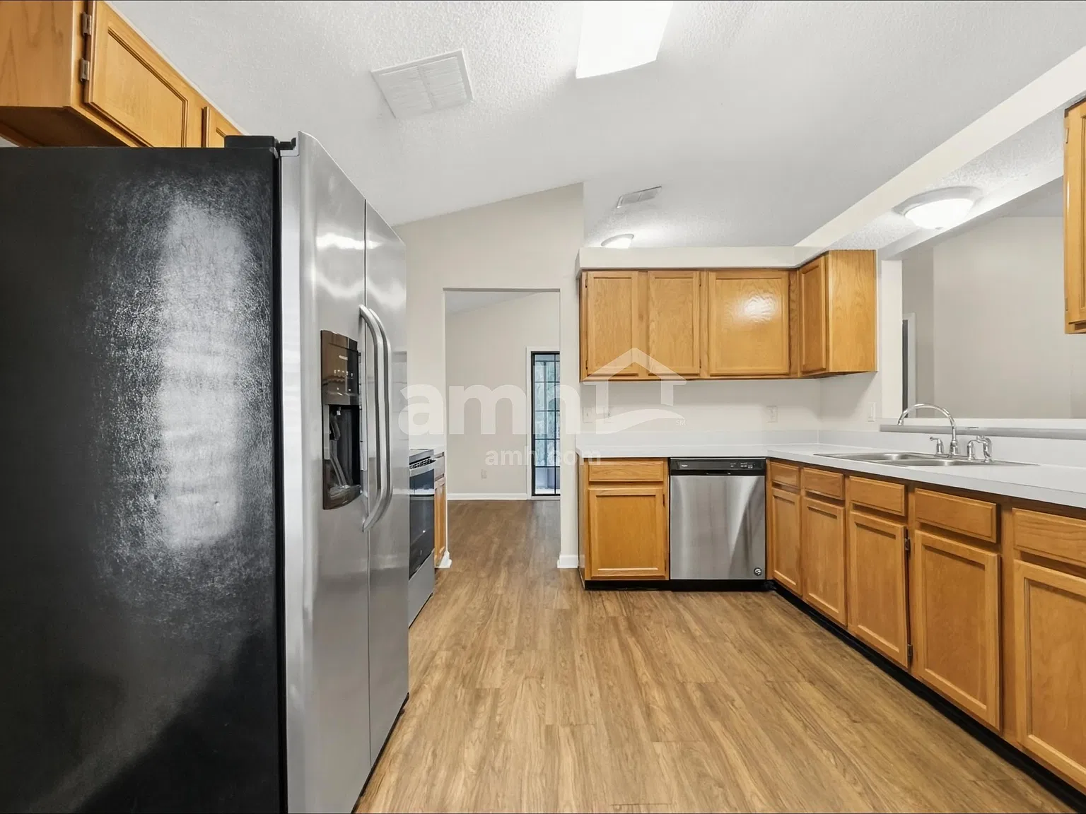 3 bed, 2.0 bath, 1589 sqft, $2,030 — Photo 4