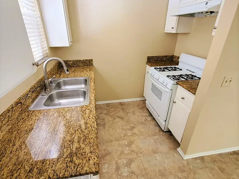 729 S Knott Ave #101 — Photo 5