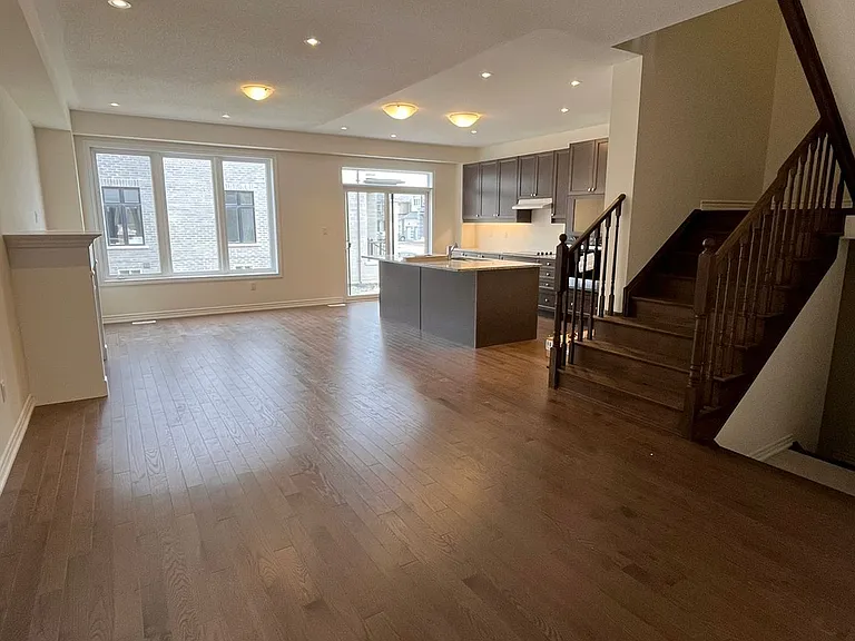 2107 Hallandale St — Photo 26