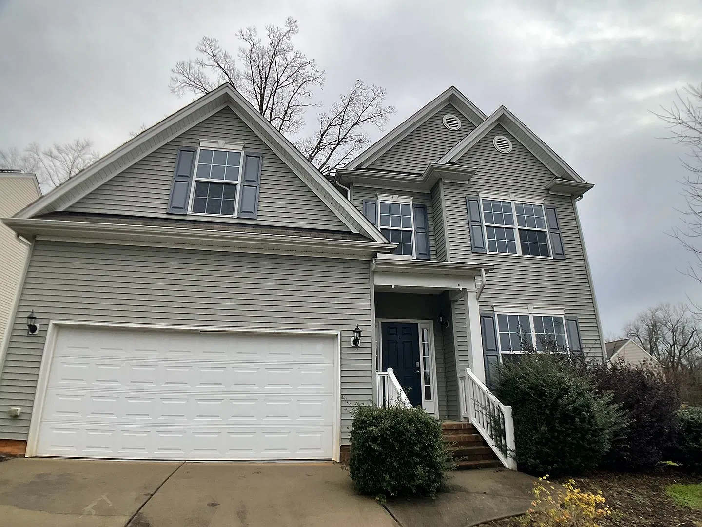 300 Large Oak Lane — Photo 1