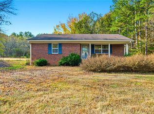 171 Yancey Rd, Arnoldsville, GA 30619