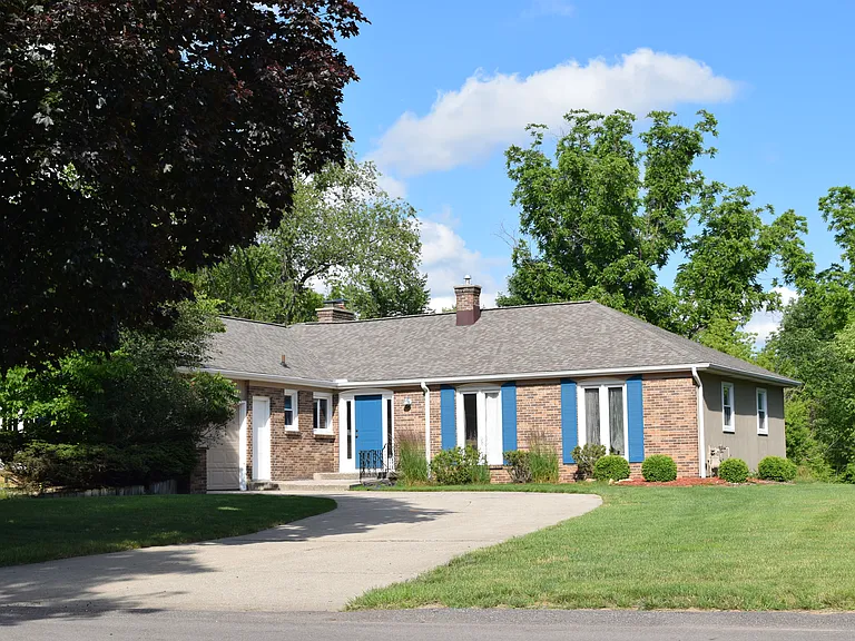 3464 Bromley Dr SE — Photo 1