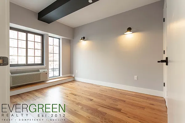 Rented by Evergreen Apartments BK | media 16