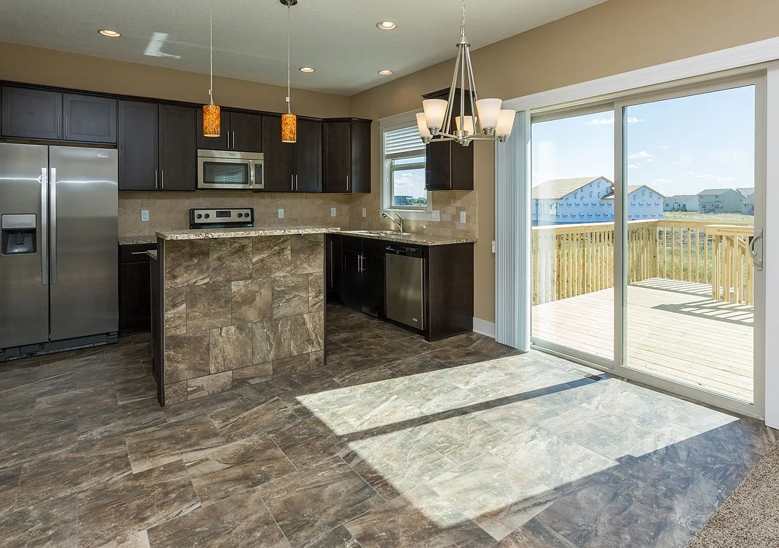 Gorgeous 4 Bed Home! — Photo 4