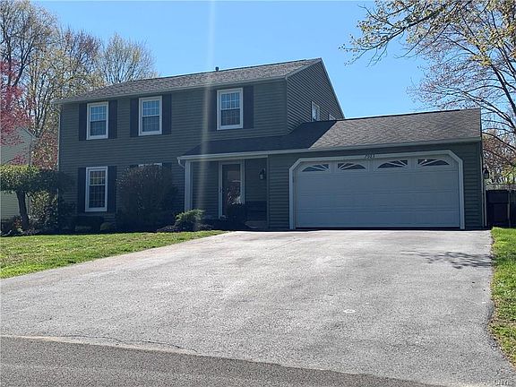 3rd image of 7983 Nutmeg Ln