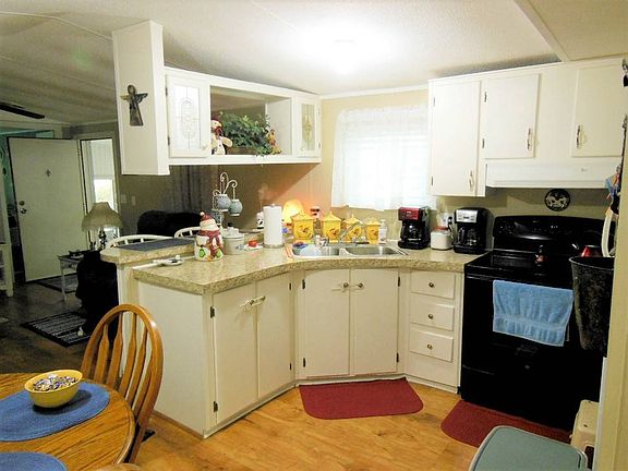 5th image of 63 Los Palms Dr
