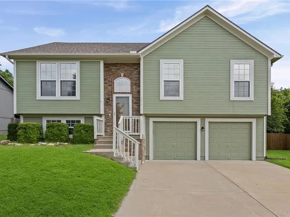 1010 NW Scenic Dr, Grain Valley, MO 64029