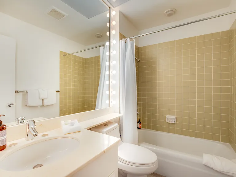 8143 La Jolla Scenic Dr N — Photo 29