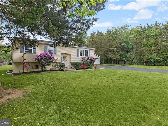 4th image of 527 Fairview Rd