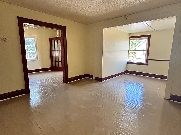215 Ludington St #2 — Photo 9
