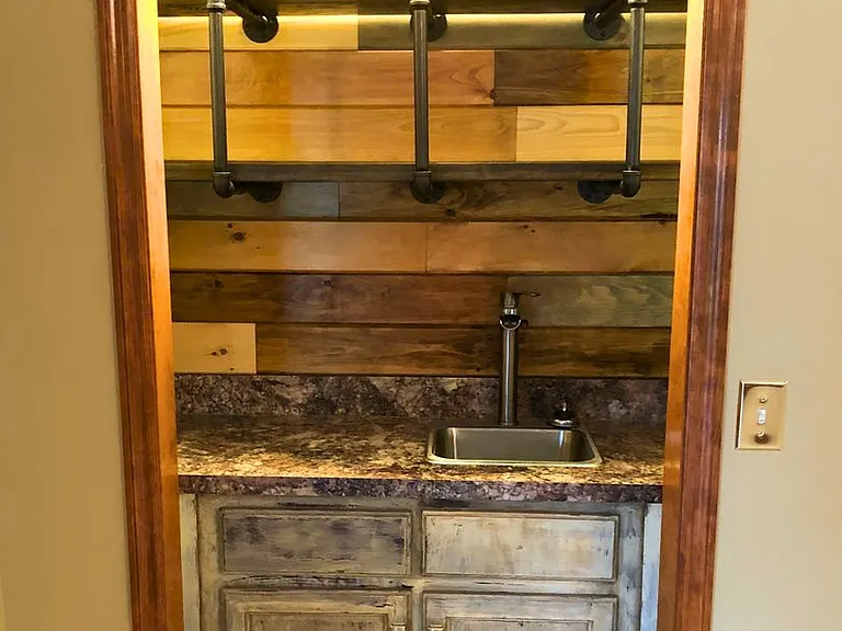502 Hunt Club Rd — Photo 19