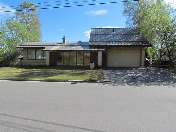 2nd image of 3012 Riverview Dr
