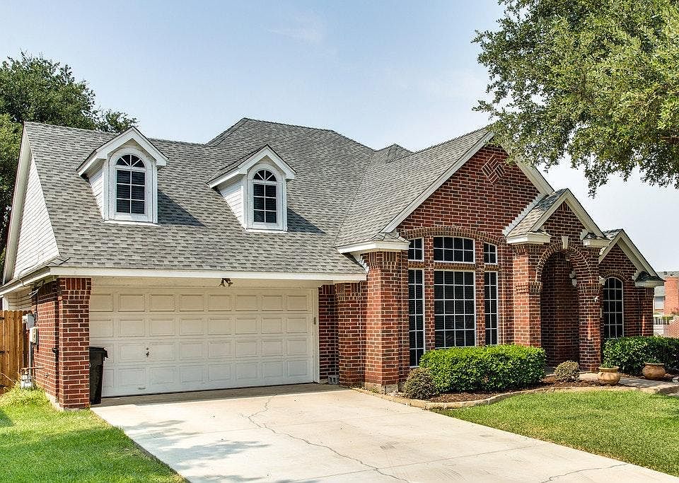 1st image of 1700 Forest Oak Ct